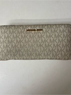 Michael Kors Beige Logo Continental Ziparound Rehab Wallet